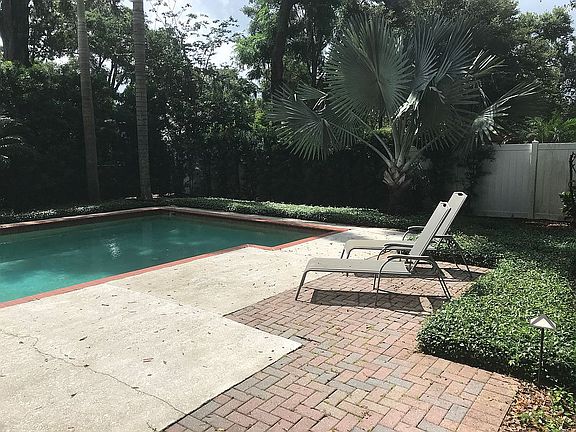 3rd image of 220 Brewer Ave