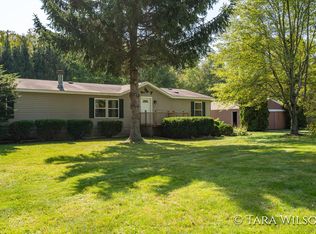 5094 21 Mile Rd, Sand Lake, MI 49343