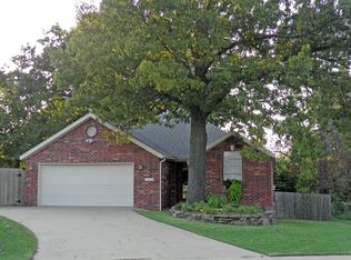 1523 N Heritage Ave, Fayetteville, AR 72704