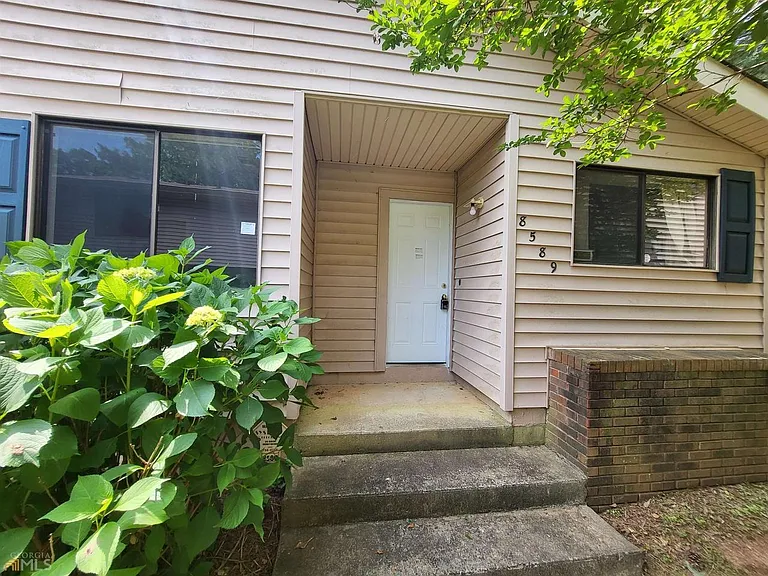 8589 Parkside Dr — Photo 1
