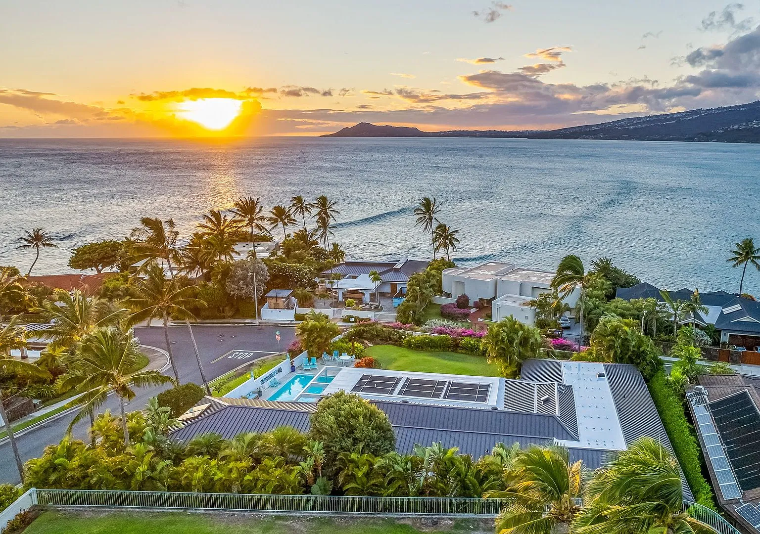 Exquisite haven in prestigious Portlock! AC, Ocean Views, Pool, Hale Ola — Photo 2