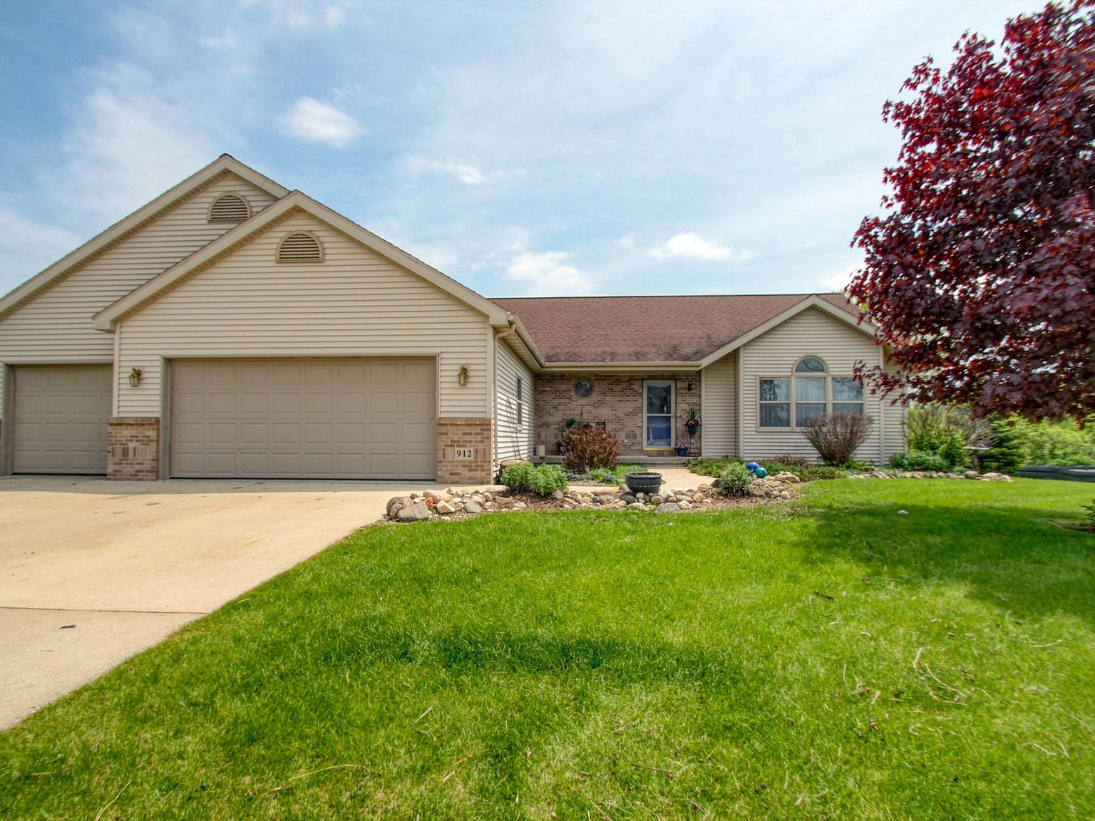 912 Green Bay Dr, Mayville, WI 53050 Zillow