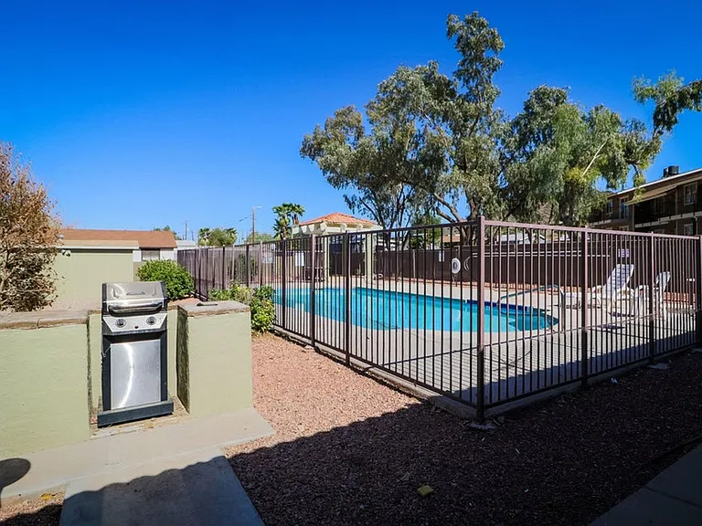 1336 E Mountain View Rd #105 — Photo 13