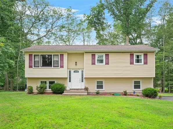 3 Stonehurst Court, Pomona, NY 10970