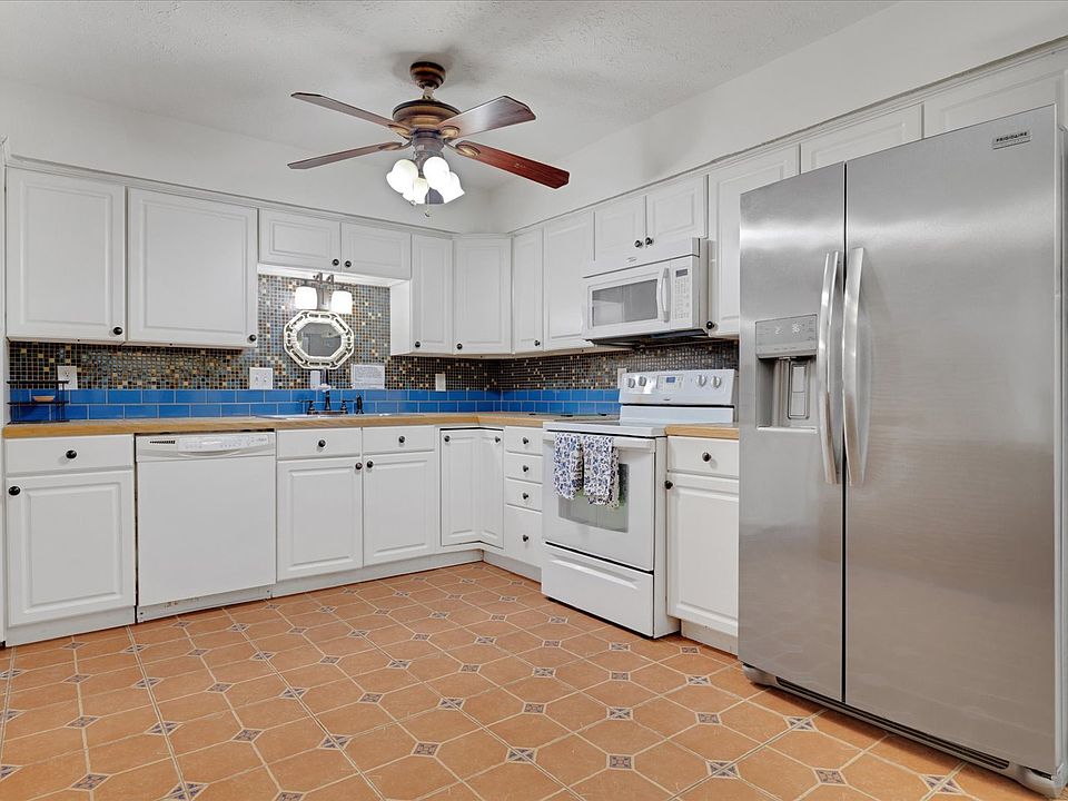 1st image of 2668 Moss Ln SE