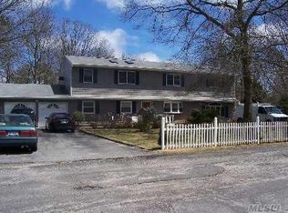 1 Mickel Ave, Center Moriches, NY 11934
