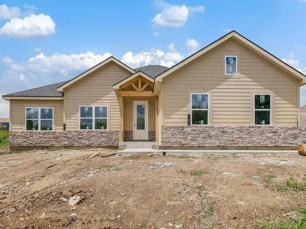 803 Kellogg St, Pleasant Hill, MO 64080