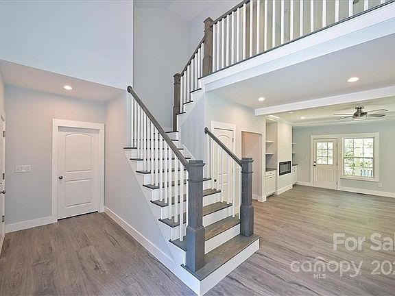 2nd image of 646 Grand Oak Dr