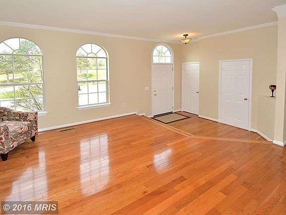 4th image of 6865 Malabar Ct