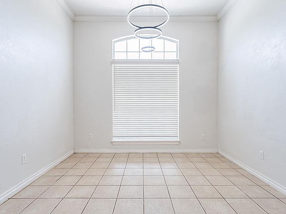 5th image of 4820 SE 52nd St