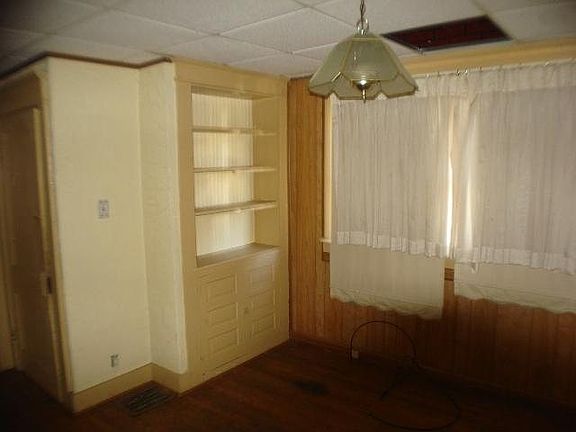 3rd image of 3144 Orchard St