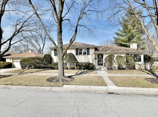 2700 Lahon St, Park Ridge, IL 60068