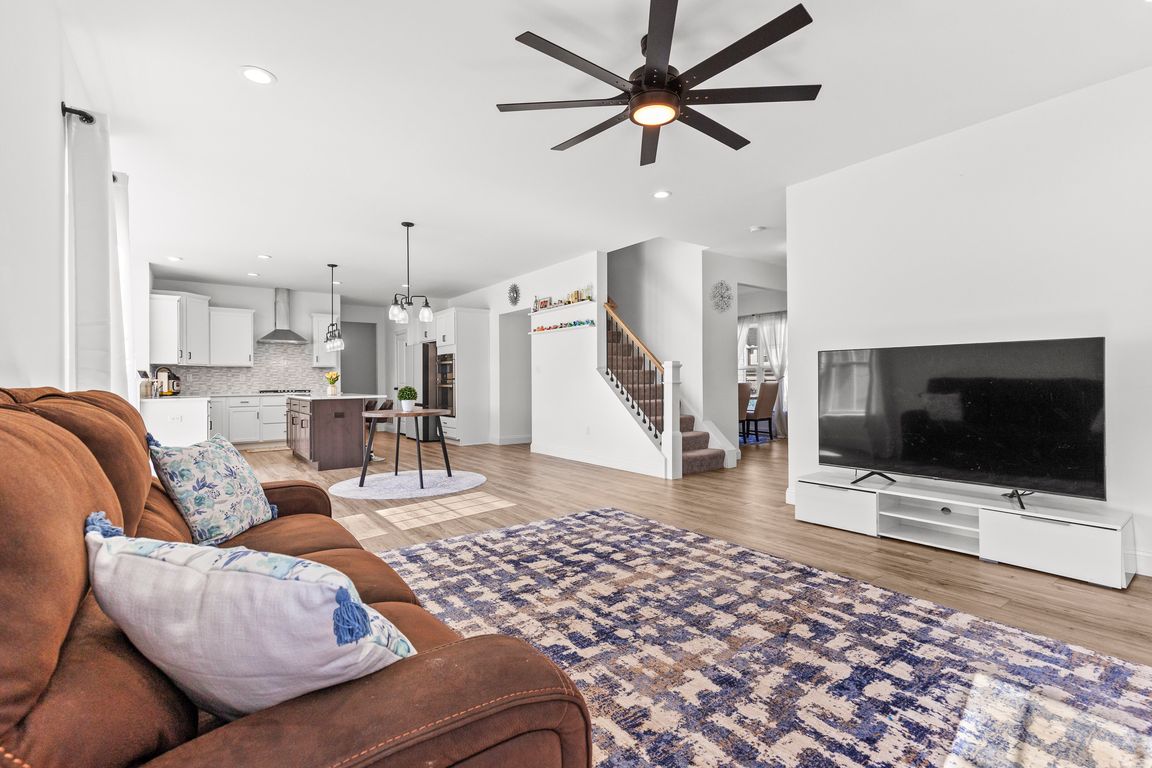 next background image