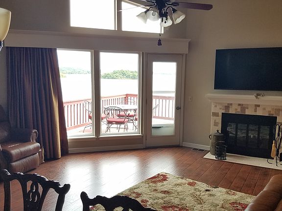 3rd image of 705 Villa Vista Dr