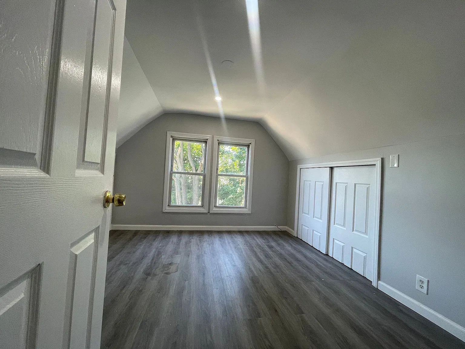 5 bed, 1400 sqft, $3,750 — Photo 2