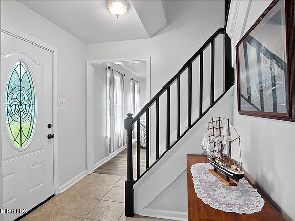 5th image of 108 Penny Ct