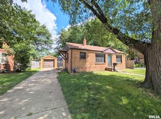 901 Sheridan Rd, Pekin, IL 61554