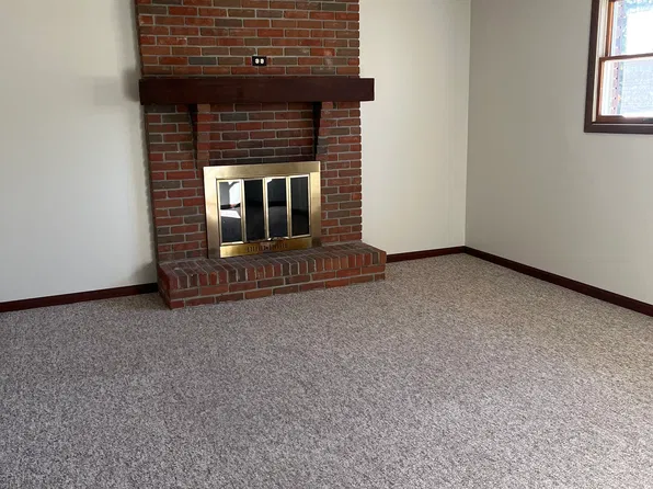 7605 Aramis St NW #E, Massillon, OH 44646
