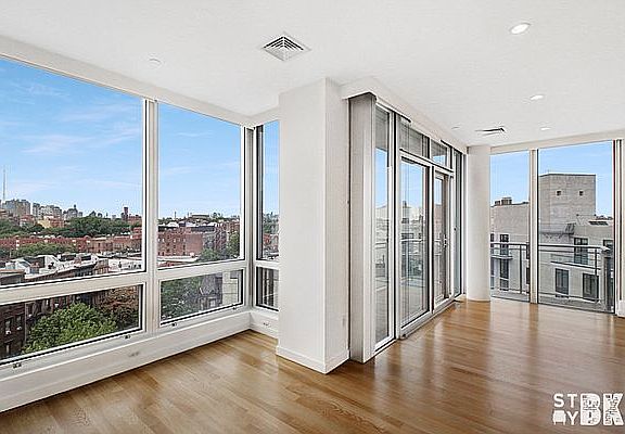 5th image of 525 Clinton Ave #6NW