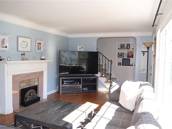4th image of 4919 Edsal Dr