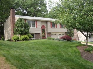 312 Carmell Dr, Pittsburgh, PA 15241