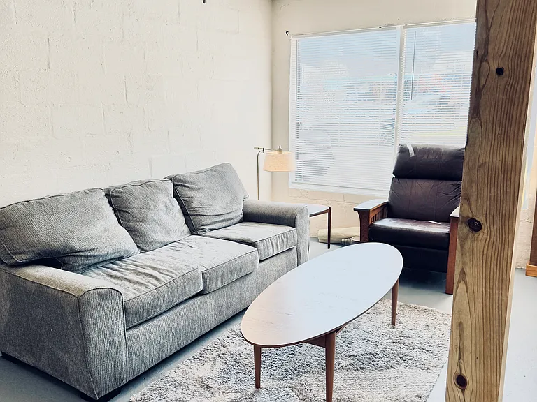 102 W Morgan St — Photo 1
