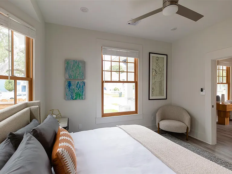 3209 Avenue P 1/2 — Photo 16