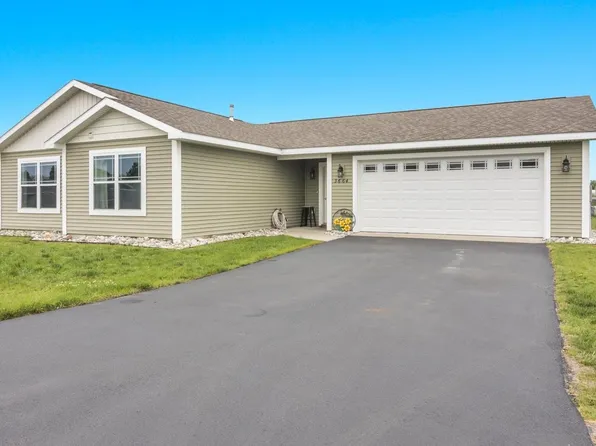 3664 Tanager Dr, Traverse City, MI 49685