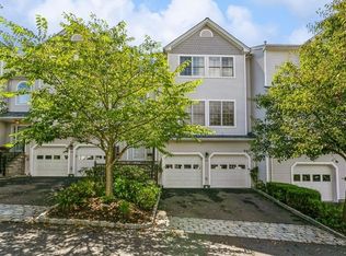 30 Forest Ridge Rd, Nyack, NY 10960