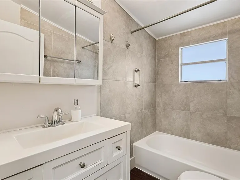137 E Grant St — Photo 20