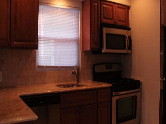 5th image of 24 Lafayette Ave