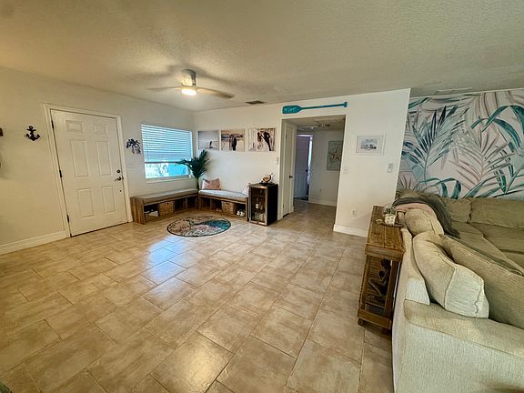 5th image of 8328 41st Ave N