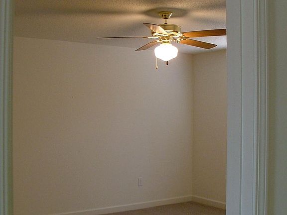 4th image of 105 Cluster Cir