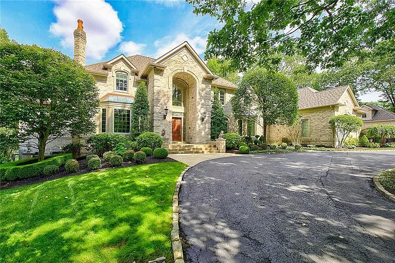 171 Buckthorn Dr photo 1