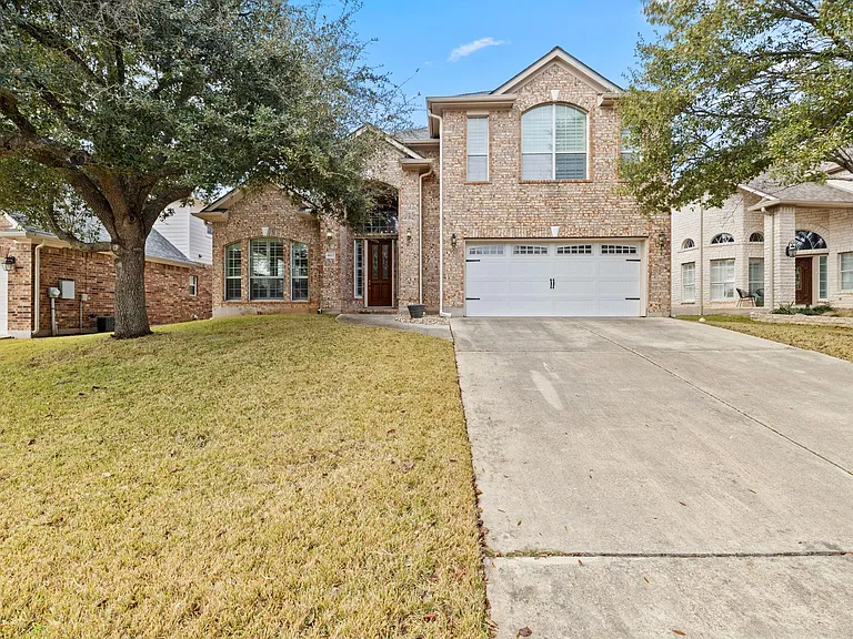 8112 Cobblestone — Photo 1