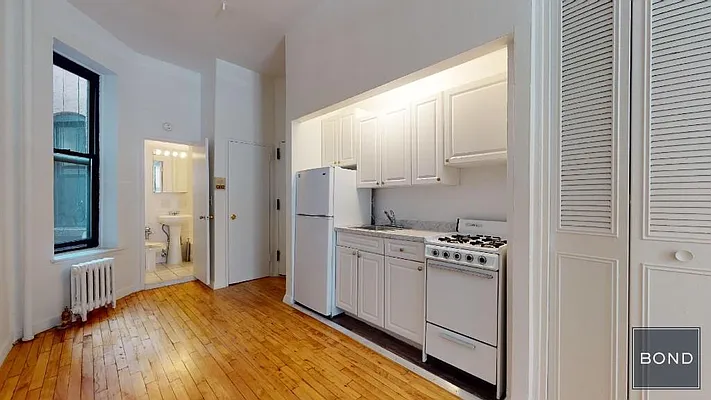 Rented by Bond New York | media 14