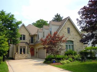 123 Walker Ave, Clarendon Hills, IL 60514