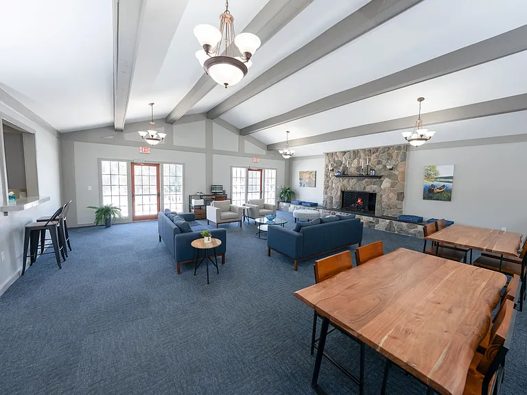 Rivers Edge Apartments — Photo 17