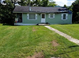 141 Hunter Ave, Pounding Mill, VA 24637