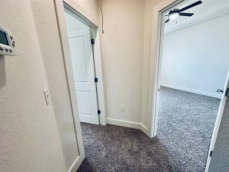 2216 Creekside Ln — Photo 25