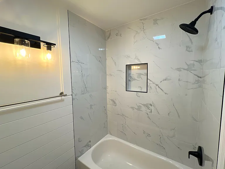 750 Cove Rd #7 — Photo 4