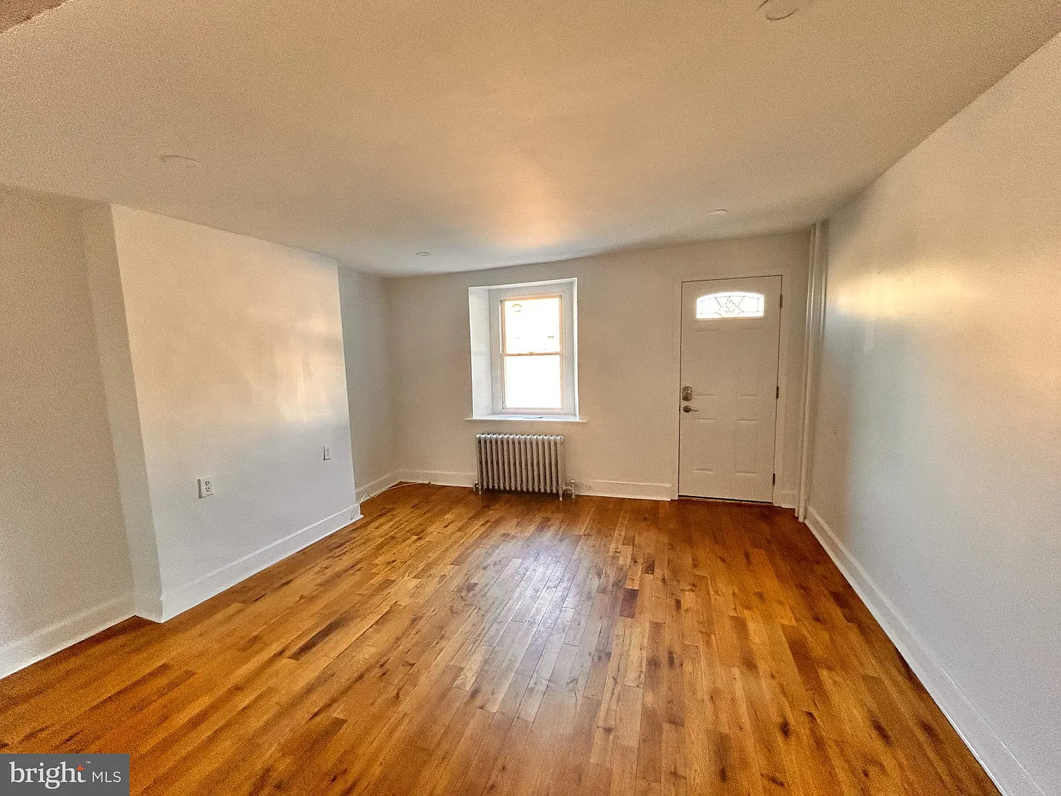 4 bed, 1.5 bath, 1317 sqft, $2,250 — Photo 3