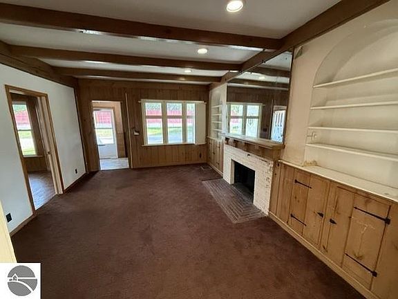 3rd image of 707 W Center St