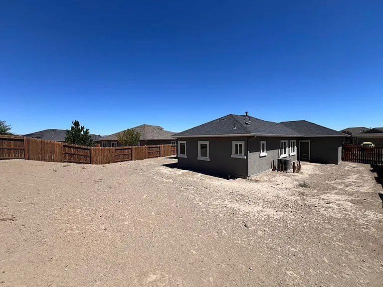 2209 Windrow Dr — Photo 30
