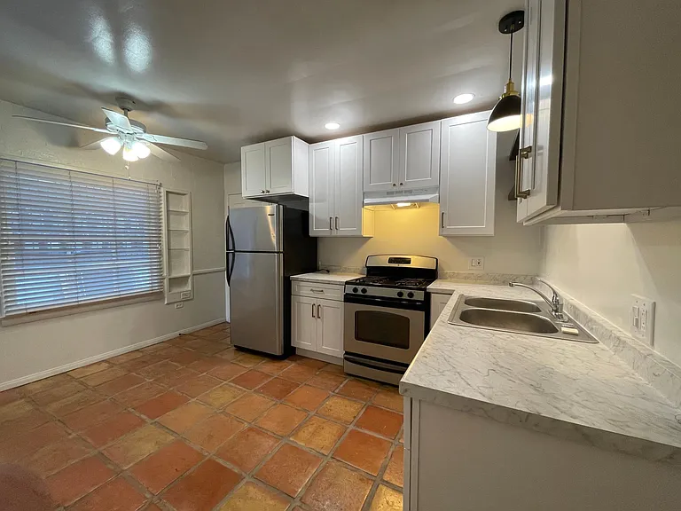 5433 Colfax Ave #1 — Photo 8
