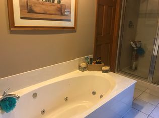 204 Eagles Perch Ct, Wentzville, MO 63385