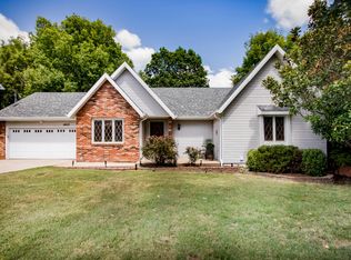 1853 E Woodbine St, Springfield, MO 65803