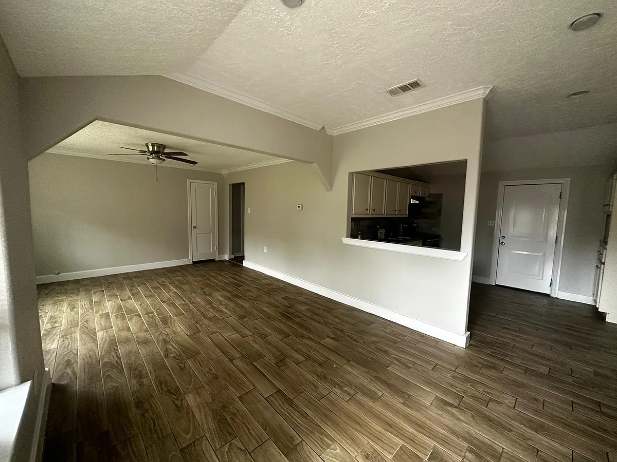 Building Photo - 304 Truman St #B