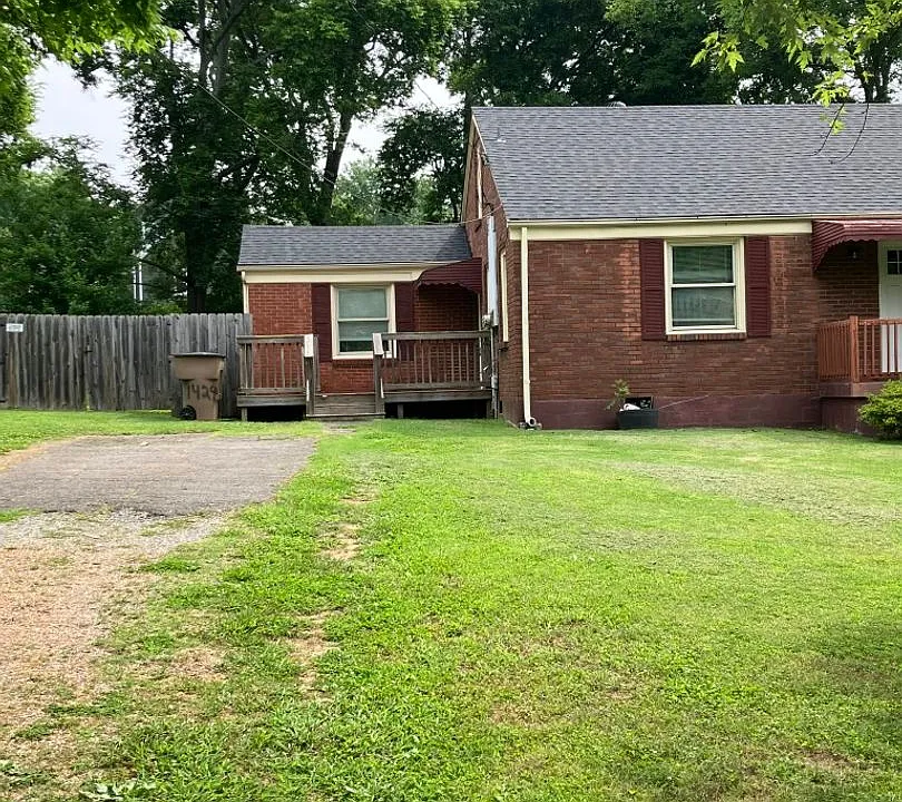 1429 Janie Ave