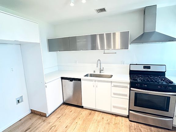 4th image of 217 S Atlantic Blvd #212